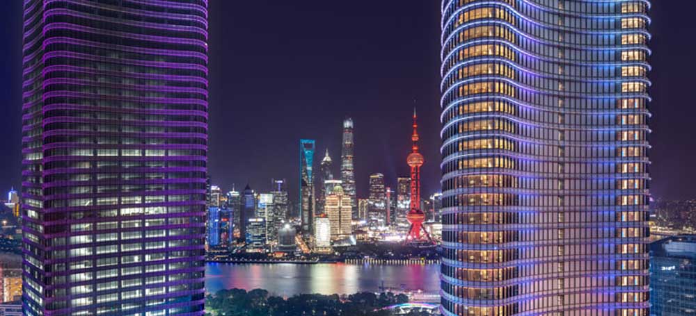 上海外滩W酒店游泳池外景